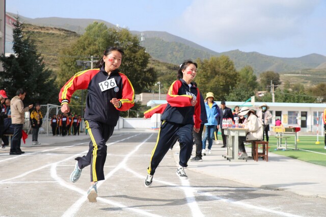 11号王银湘 榆中县马坡学校 二年级18793188751《我爱运动,我爱我的祖国!》.jpg